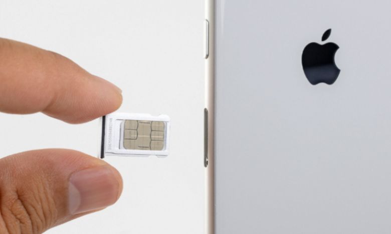 Cài sim vào điện thoại