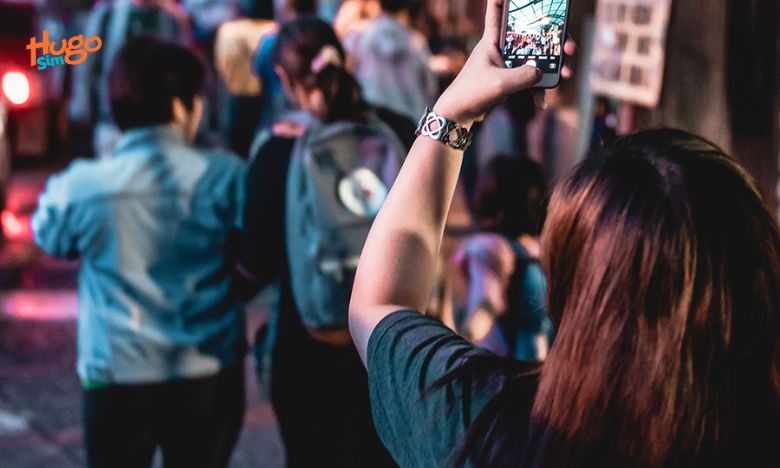 Với eSIM HugoSim, bạn tự do check-in những địa điểm đẹp trên Instagram, cập nhật trạng thái Facebook